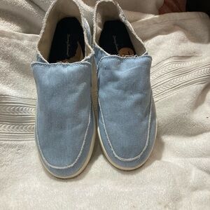 Tommy Bahama Women’s Kalanna Light Blue denim Slip-On Shoes size 7